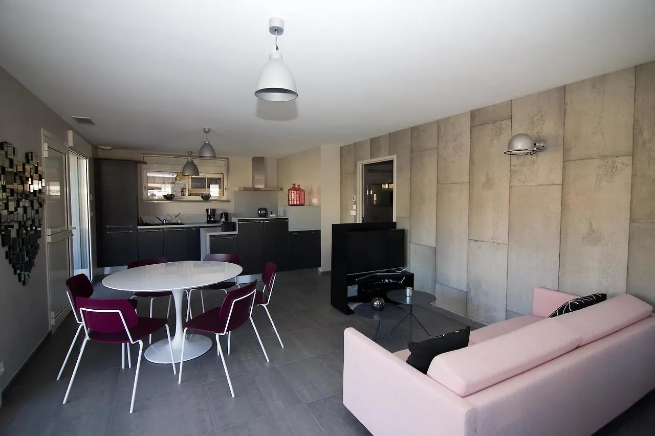 Domaine Des Anges Villa Grospierres 0*,  France